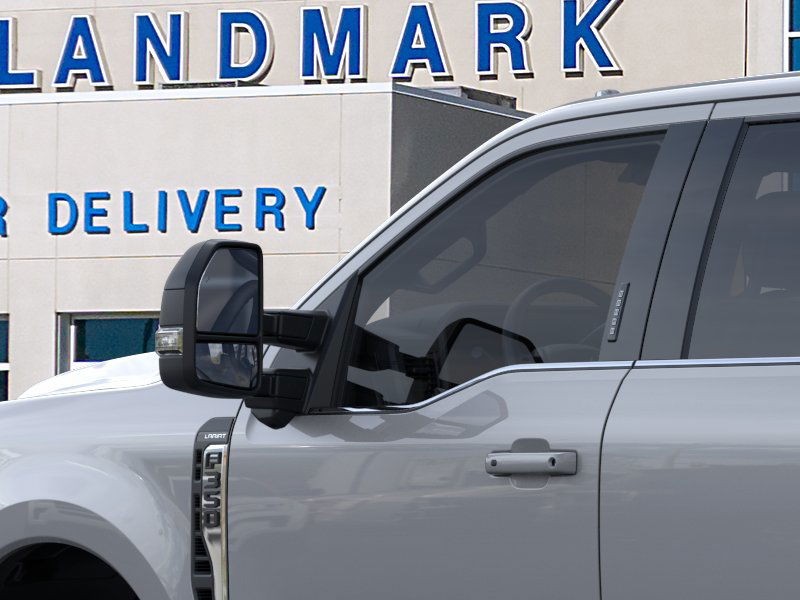 Ford Super Duty F-350 SRW Vehicle Full-screen Gallery Image 20