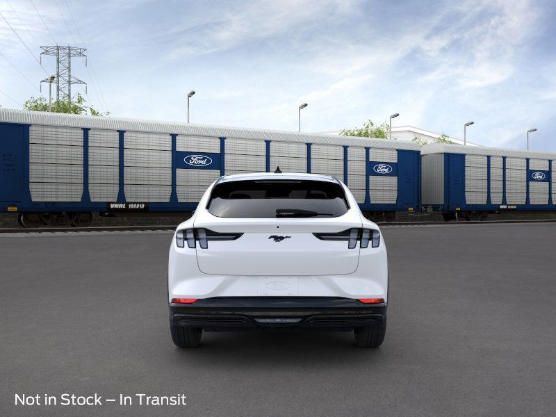 Ford Mustang Mach-E Vehicle Full-screen Gallery Image 5