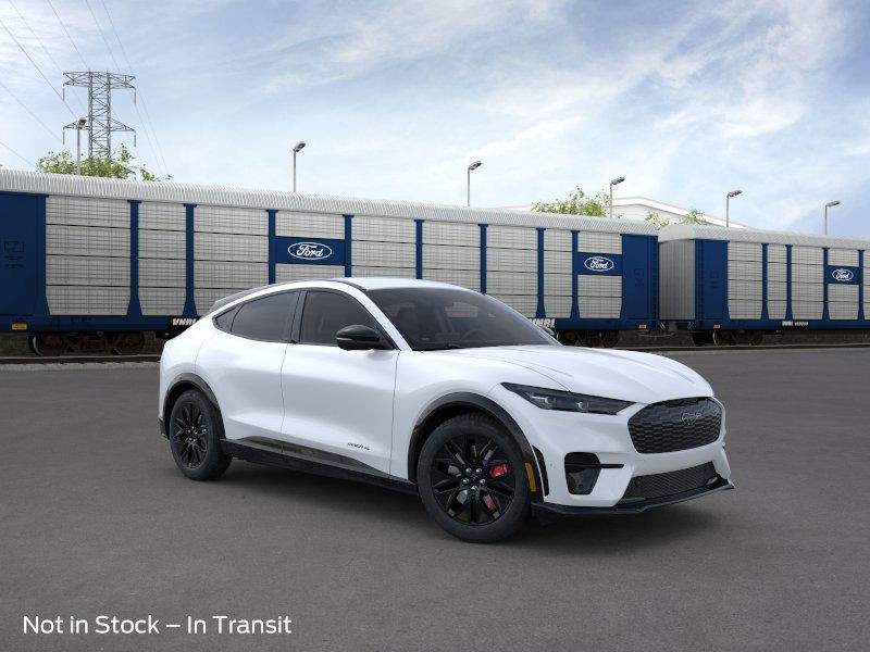 Ford Mustang Mach-E Vehicle Full-screen Gallery Image 7