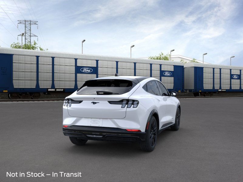 Ford Mustang Mach-E Vehicle Full-screen Gallery Image 8