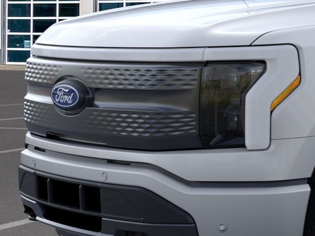 Ford F-150 Lightning Vehicle Full-screen Gallery Image 17
