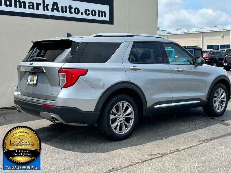 Ford Explorer Vehicle Full-screen Gallery Image 3