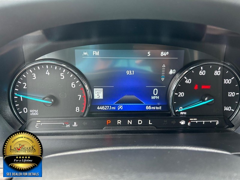 Ford Explorer Vehicle Full-screen Gallery Image 12