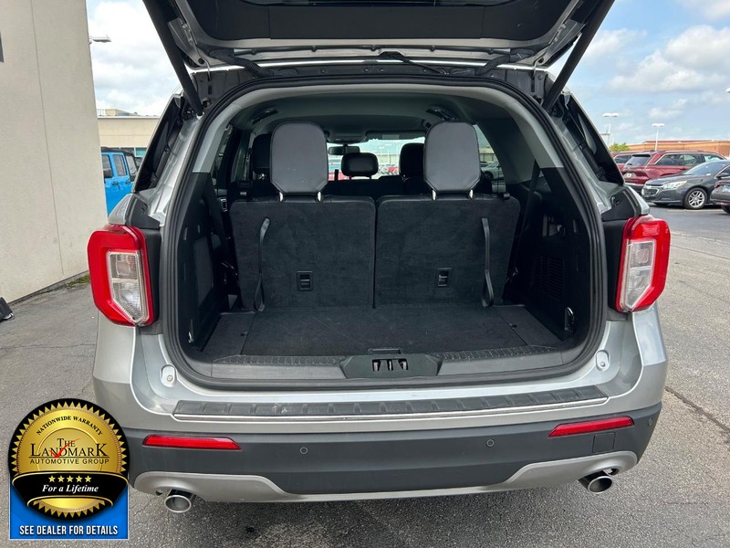 Ford Explorer Vehicle Full-screen Gallery Image 21