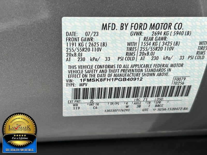 Ford Explorer Vehicle Full-screen Gallery Image 23