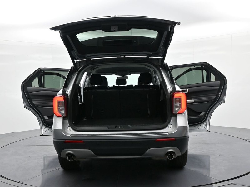 Ford Explorer Vehicle Full-screen Gallery Image 28