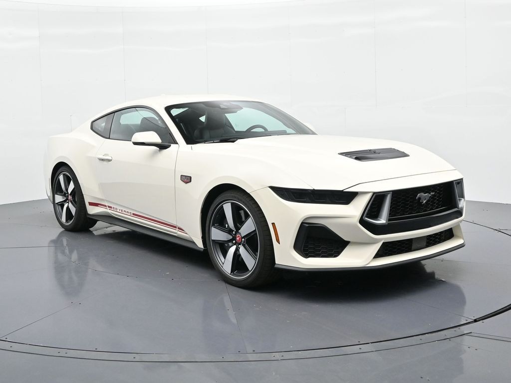 Ford Mustang Vehicle Full-screen Gallery Image 4