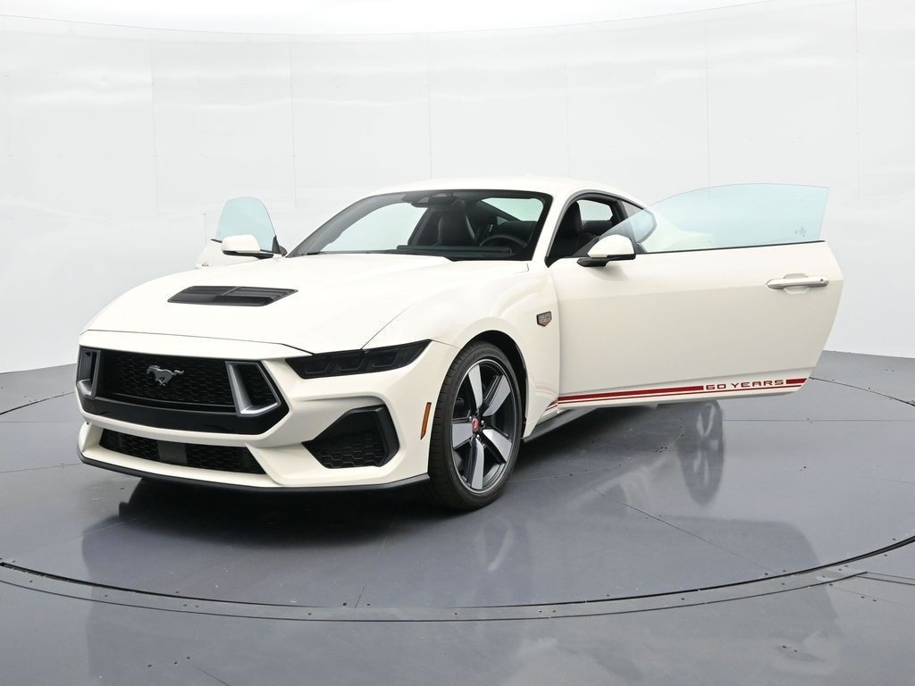 Ford Mustang Vehicle Full-screen Gallery Image 28