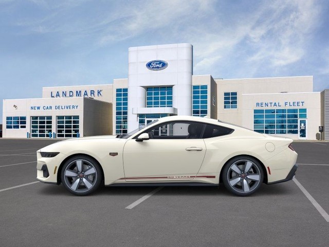 Ford Mustang Vehicle Full-screen Gallery Image 3