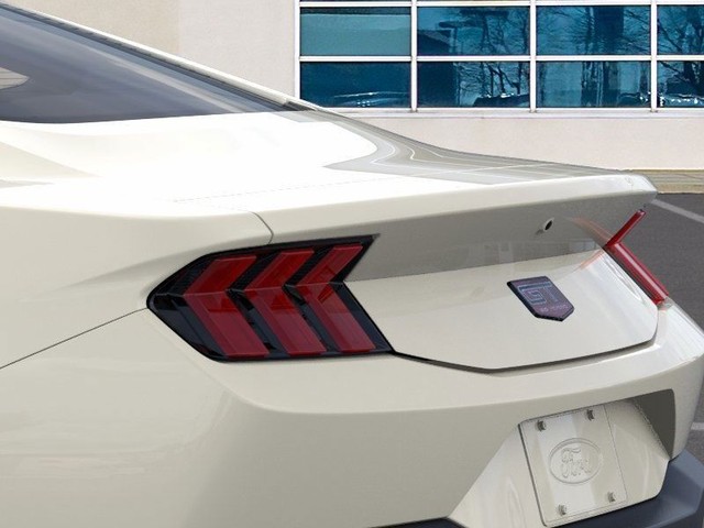 Ford Mustang Vehicle Full-screen Gallery Image 22