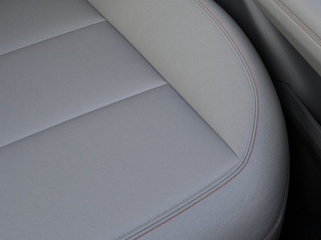 Ford Explorer Vehicle Full-screen Gallery Image 16