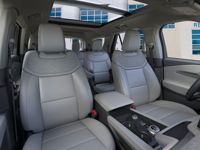 Ford Explorer Vehicle Full-screen Gallery Image 10