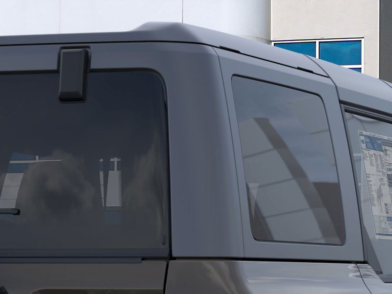 Ford Bronco Vehicle Full-screen Gallery Image 25