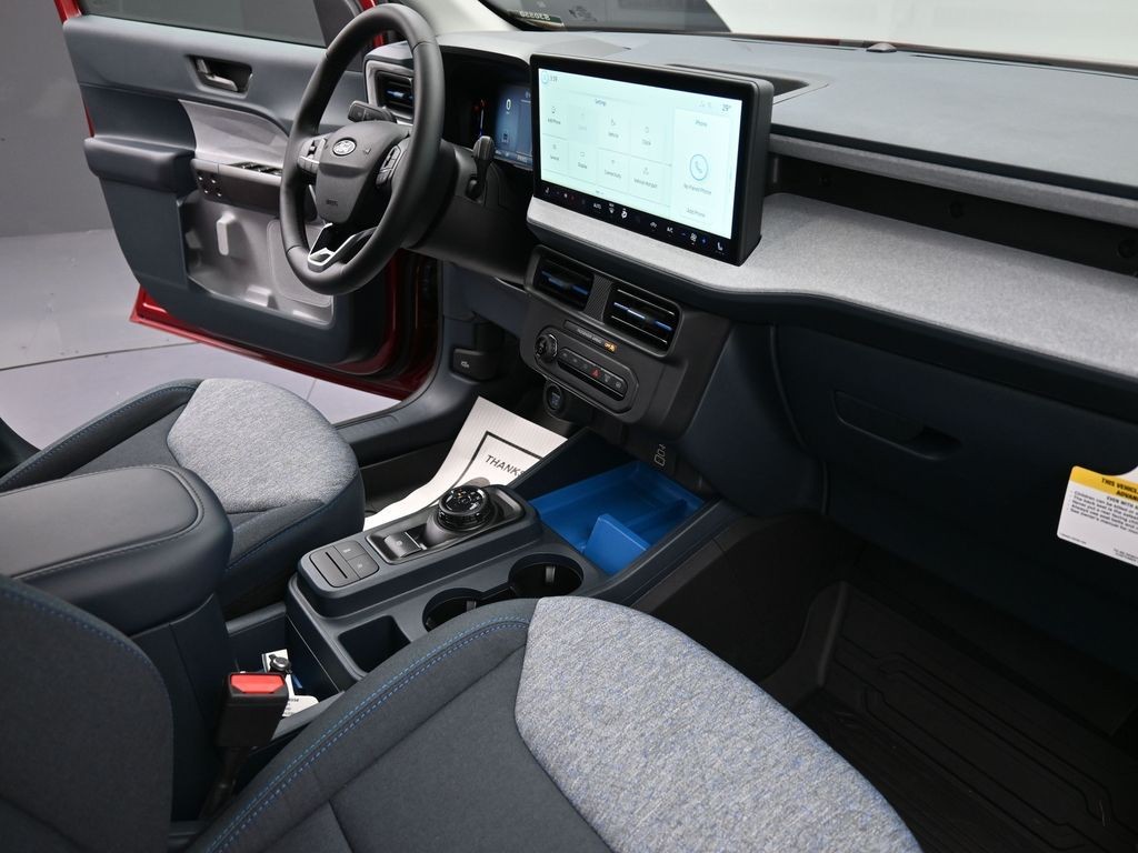 Ford Maverick Vehicle Full-screen Gallery Image 10