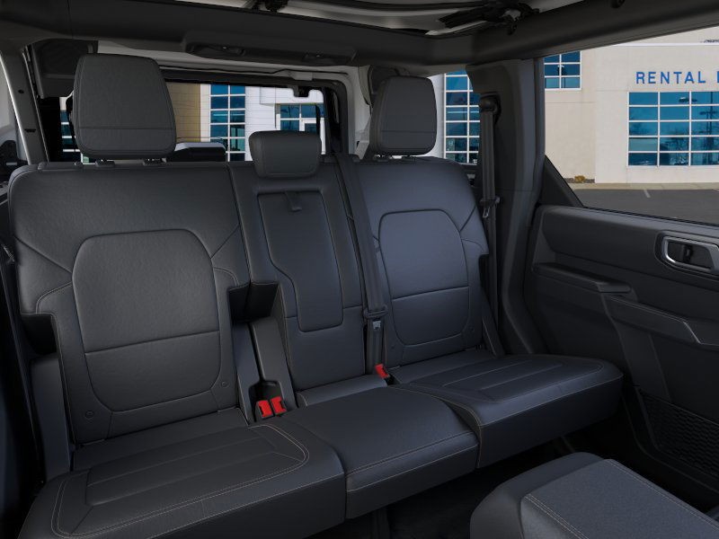 Ford Bronco Vehicle Full-screen Gallery Image 11