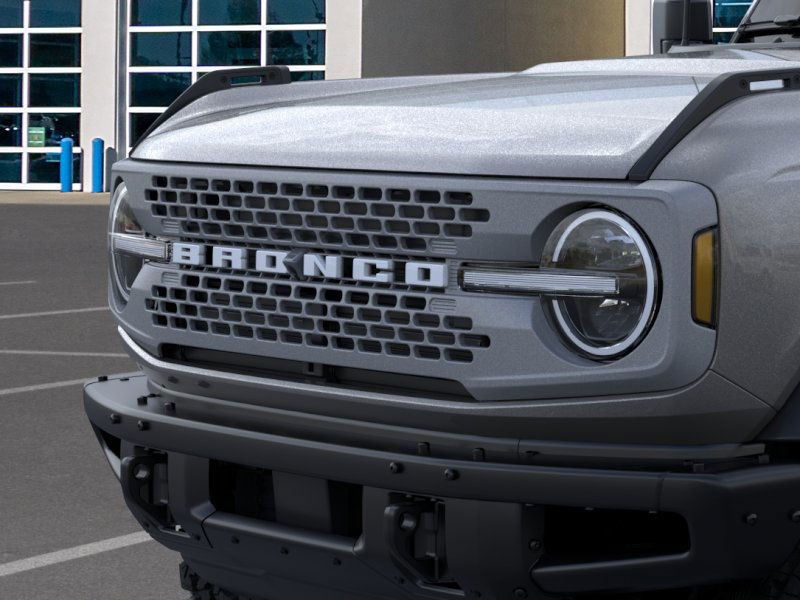 Ford Bronco Vehicle Full-screen Gallery Image 19