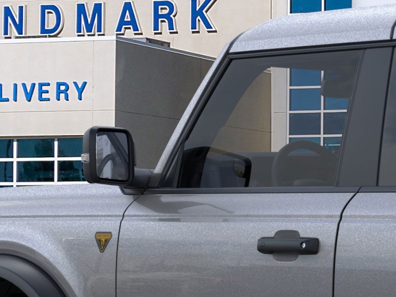 Ford Bronco Vehicle Full-screen Gallery Image 22