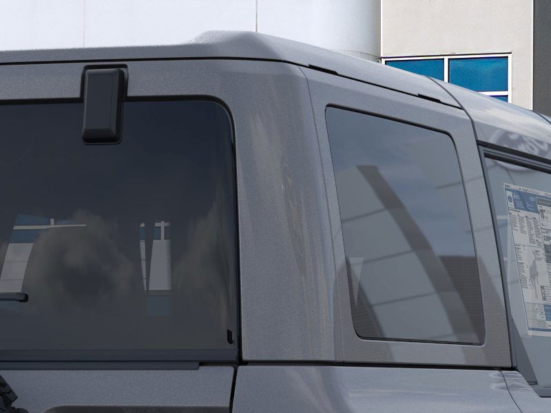 Ford Bronco Vehicle Full-screen Gallery Image 25