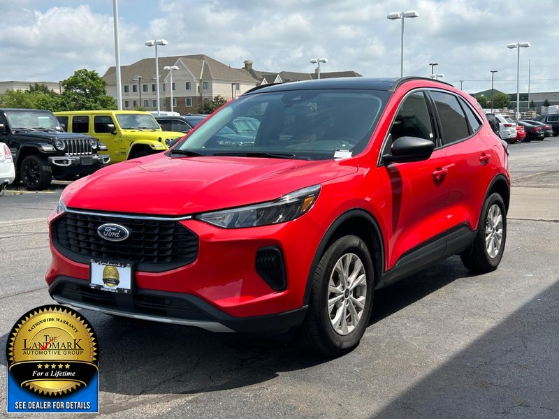 Ford Escape Vehicle Full-screen Gallery Image 5