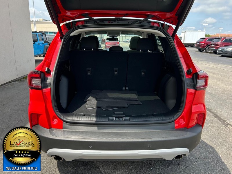 Ford Escape Vehicle Full-screen Gallery Image 19