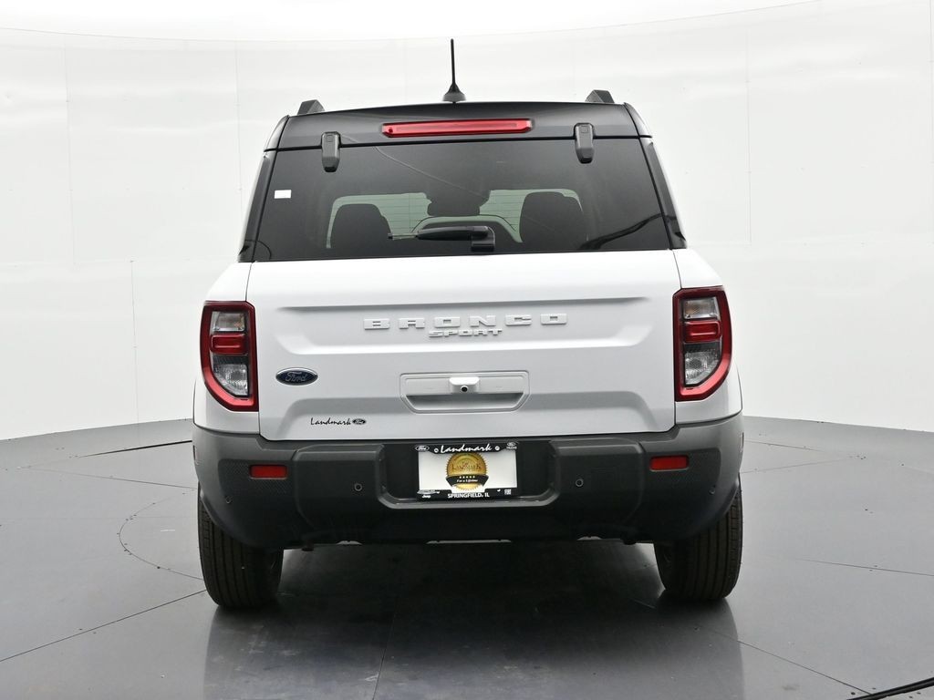 Ford Bronco Sport Vehicle Full-screen Gallery Image 7