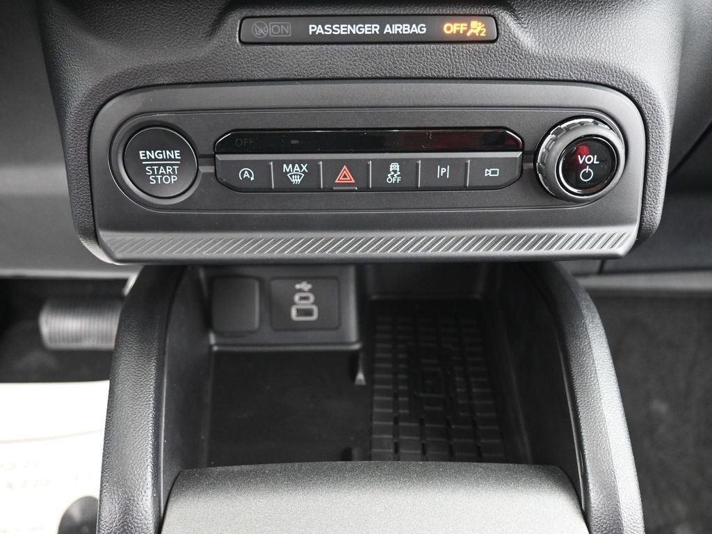 Ford Bronco Sport Vehicle Full-screen Gallery Image 11