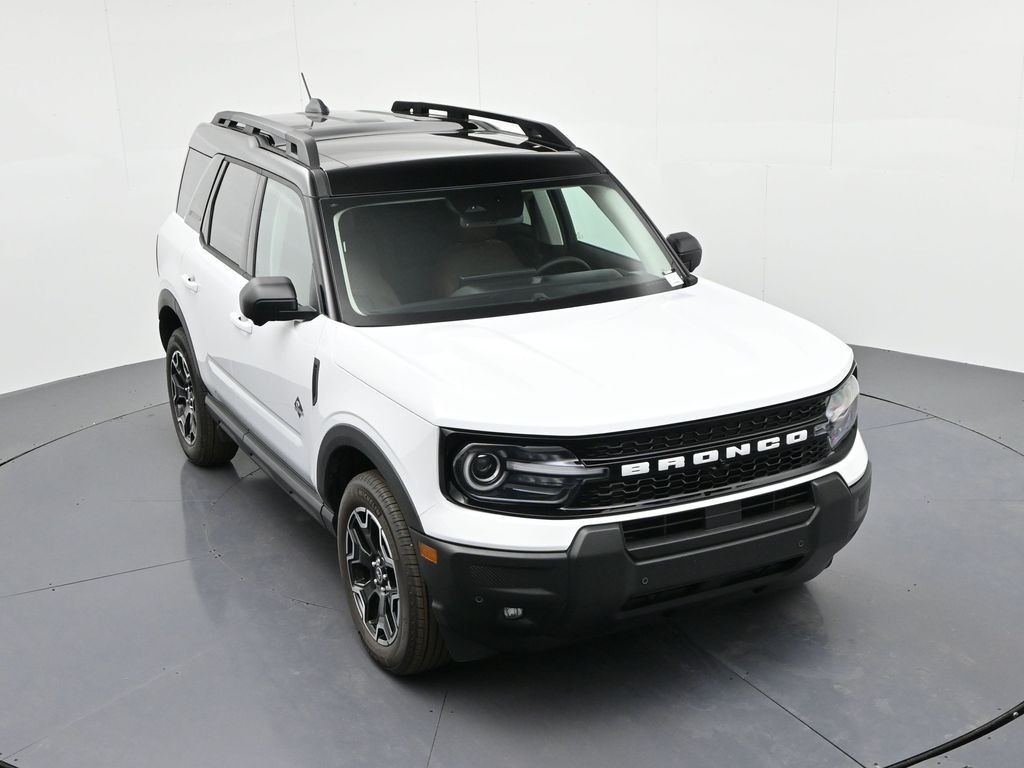 Ford Bronco Sport Vehicle Full-screen Gallery Image 17