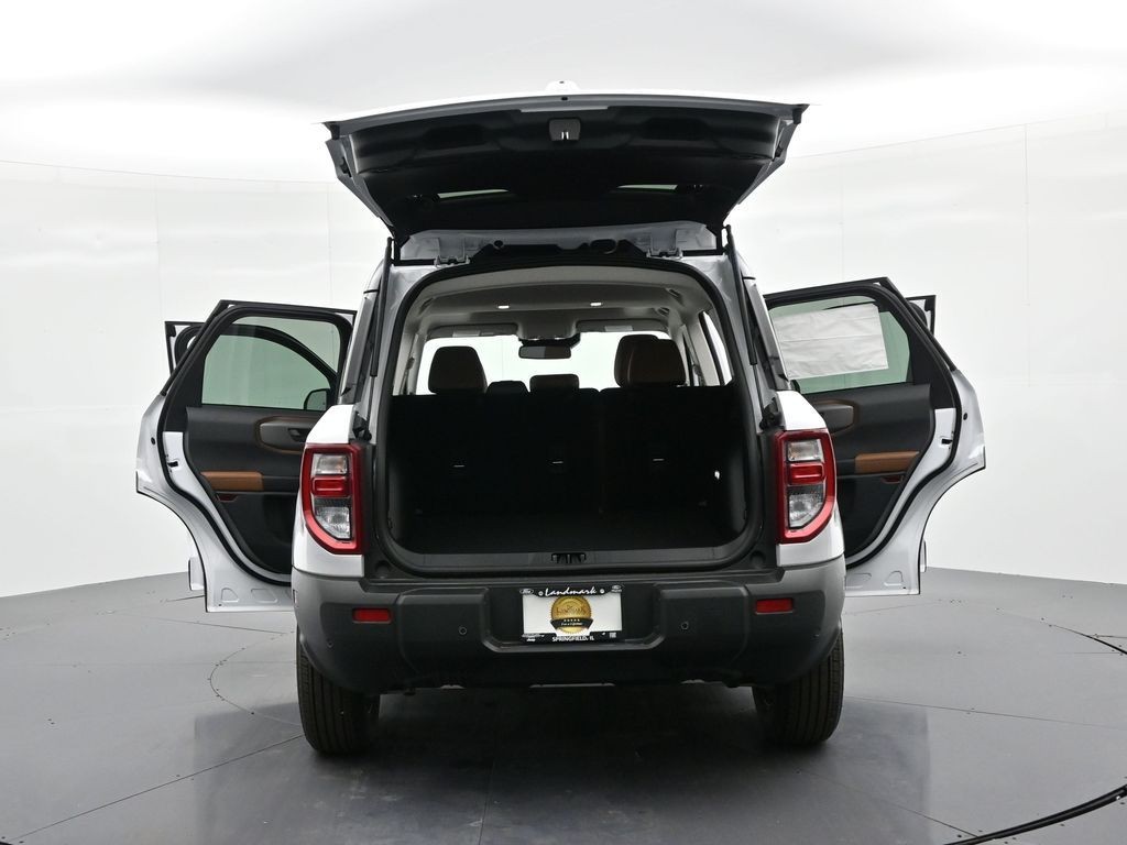 Ford Bronco Sport Vehicle Full-screen Gallery Image 28