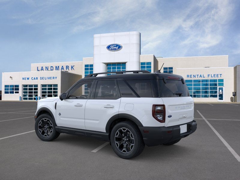 Ford Bronco Sport Vehicle Full-screen Gallery Image 4