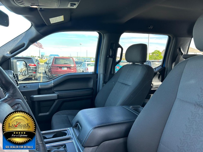 Ford F-150 Vehicle Full-screen Gallery Image 9