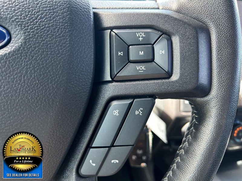 Ford F-150 Vehicle Full-screen Gallery Image 11