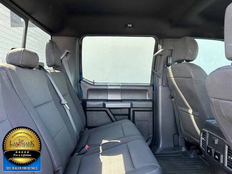 Ford F-150 Vehicle Full-screen Gallery Image 16