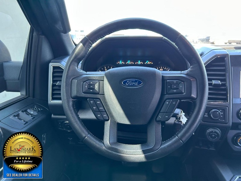 Ford F-150 Vehicle Full-screen Gallery Image 18