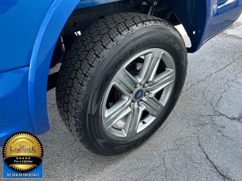 Ford F-150 Vehicle Full-screen Gallery Image 21