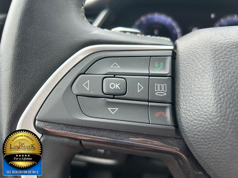 Jeep Grand Cherokee L Vehicle Full-screen Gallery Image 10