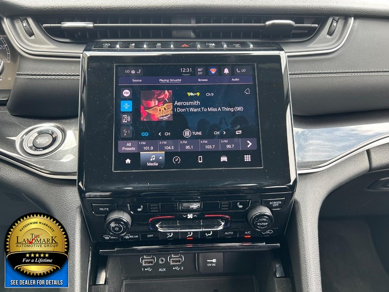 Jeep Grand Cherokee L Vehicle Full-screen Gallery Image 20