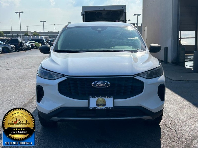 Ford Escape Vehicle Full-screen Gallery Image 4