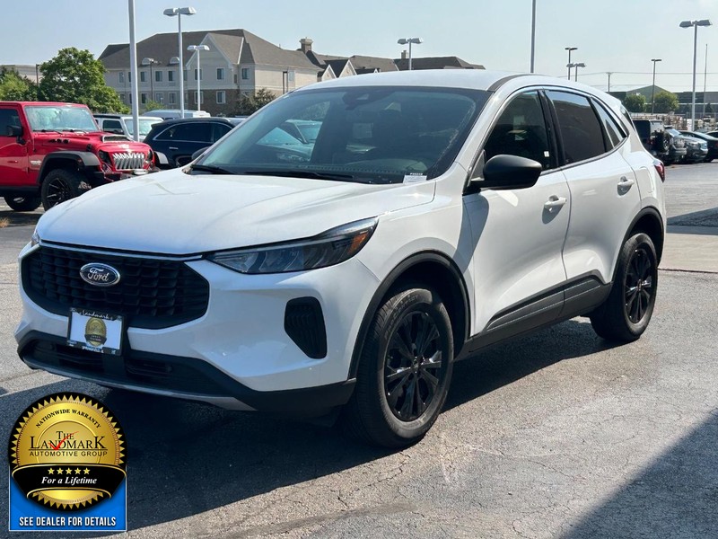 Ford Escape Vehicle Full-screen Gallery Image 5