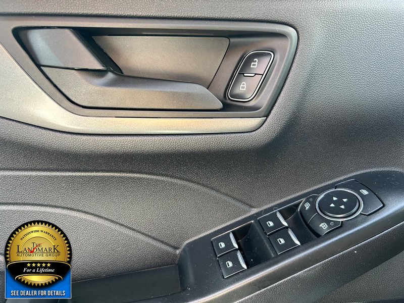 Ford Escape Vehicle Full-screen Gallery Image 8