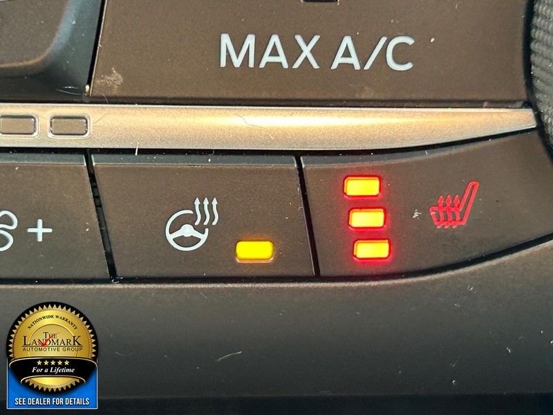 Ford Escape Vehicle Full-screen Gallery Image 14