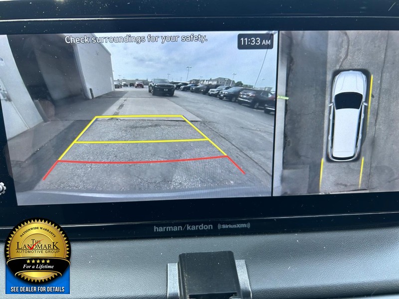 Hyundai Santa Fe Vehicle Full-screen Gallery Image 13