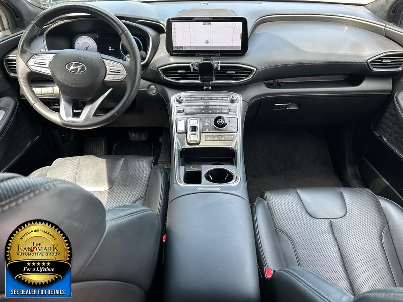 Hyundai Santa Fe Vehicle Full-screen Gallery Image 17