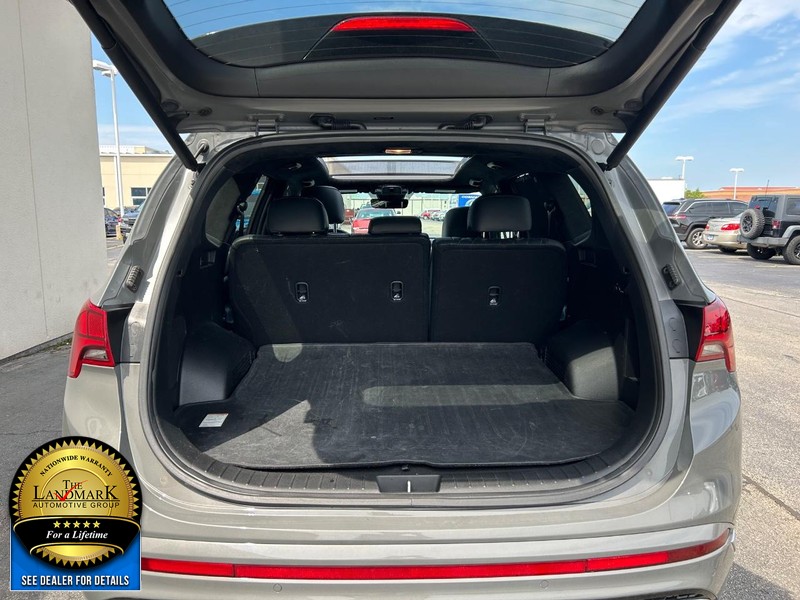 Hyundai Santa Fe Vehicle Full-screen Gallery Image 20