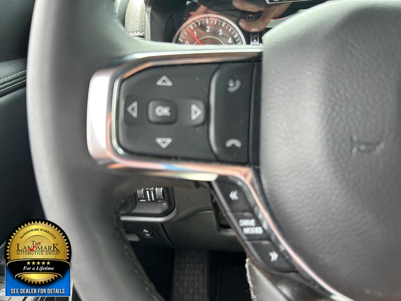 Ram 1500 Vehicle Full-screen Gallery Image 10