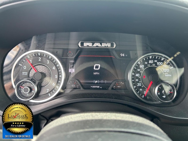 Ram 1500 Vehicle Full-screen Gallery Image 12