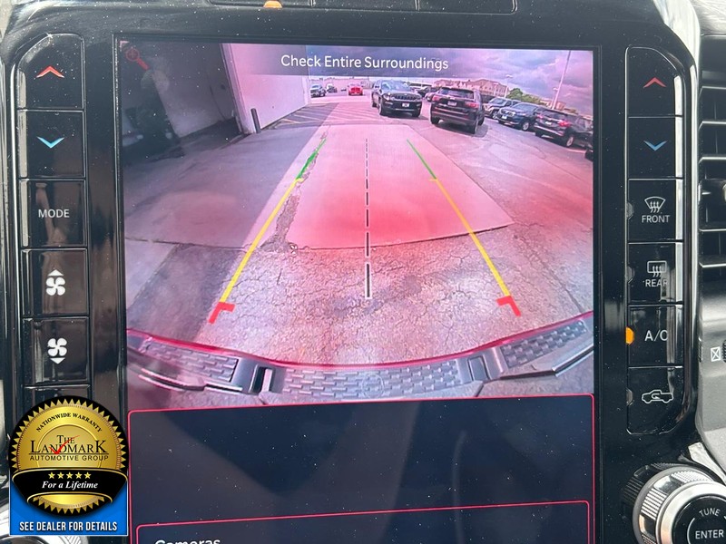 Ram 1500 Vehicle Full-screen Gallery Image 13