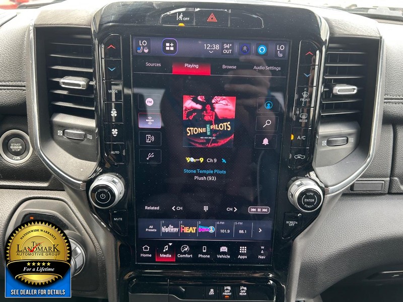 Ram 1500 Vehicle Full-screen Gallery Image 19