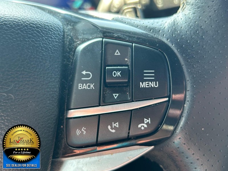 Ford Explorer Vehicle Full-screen Gallery Image 11