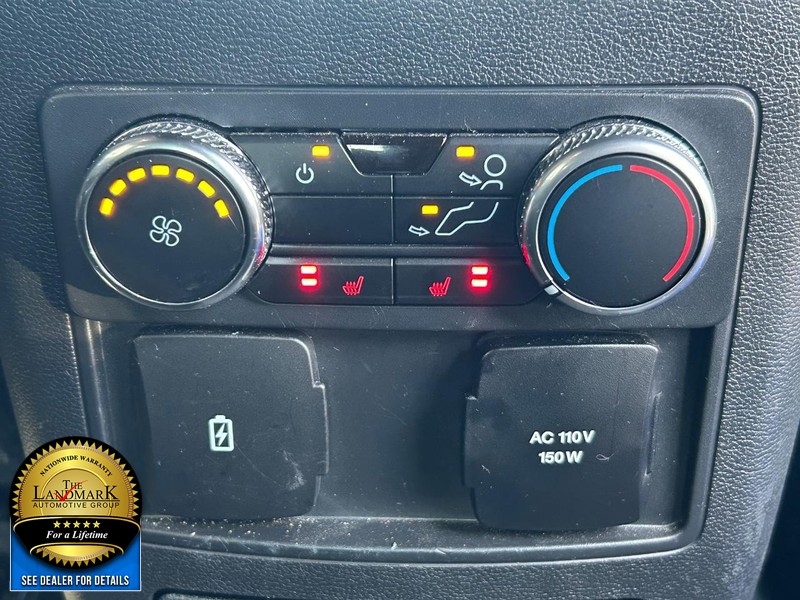 Ford Explorer Vehicle Full-screen Gallery Image 17