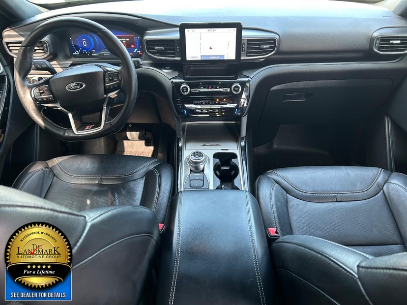 Ford Explorer Vehicle Full-screen Gallery Image 19